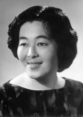 李子羽(著名导演黄蜀芹21日晚过世，曾拍过《人·鬼·情》、《围城》等)