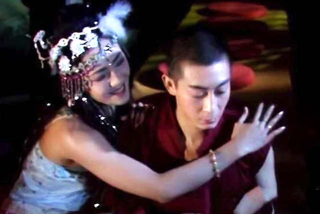 金鼻白毛老鼠精：妥协，说明曾经抗争过