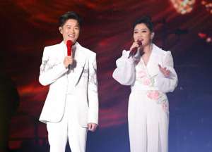 风公子(凤凰传奇：岁月留声，凤凰传奇20年前经典演出回顾)