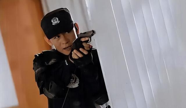 李健:娱乐圈的坚韧行者,用才华书写传奇