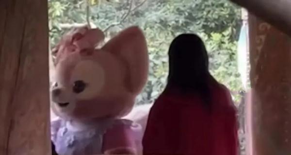 “玲娜贝儿演员疑遭排挤”上热搜！童话世界为何“不童话”了？