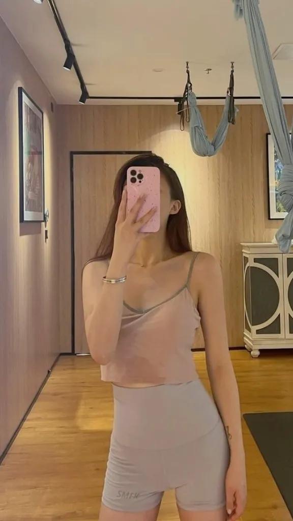 30 岁丰腴少妇，气质与美貌并存的尤物！