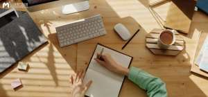 杨奇函个人资料(每年200万人应试，公考博主的春天来了？)