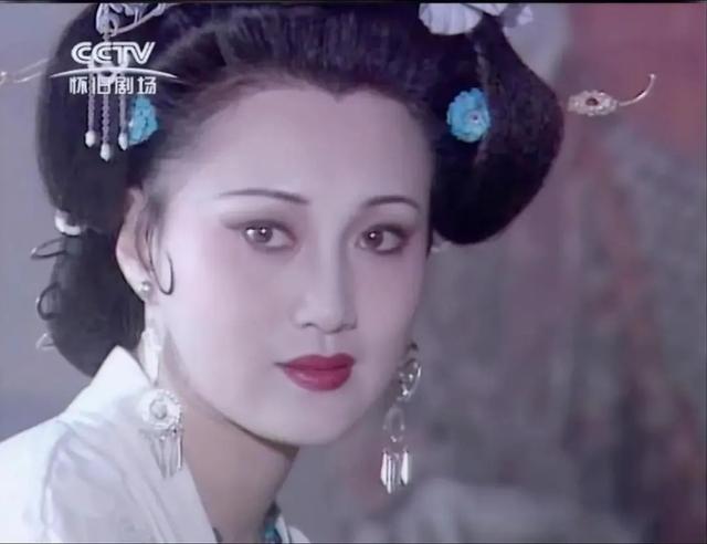 12版杨贵妃，一颦一笑皆风情，谁撑起了唐朝第一美，谁在滥竽充数