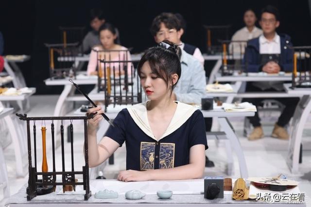 上海戏剧学院美女主持人林杰妮迷人美照欣赏，真好看