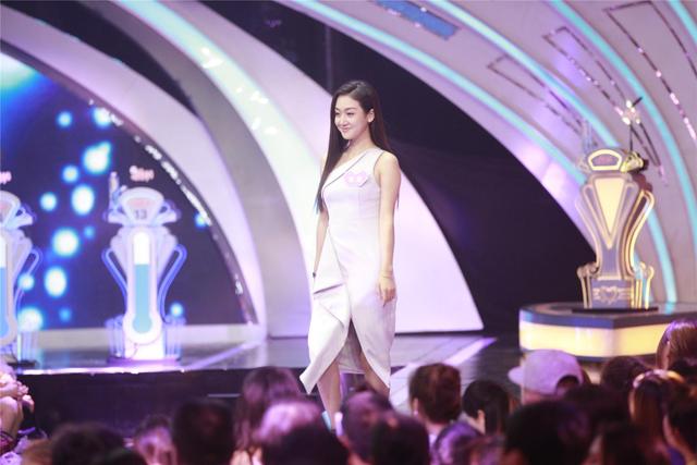 高颜值名师亮相《非诚勿扰》女嘉宾季菁：遇到对的人不容易