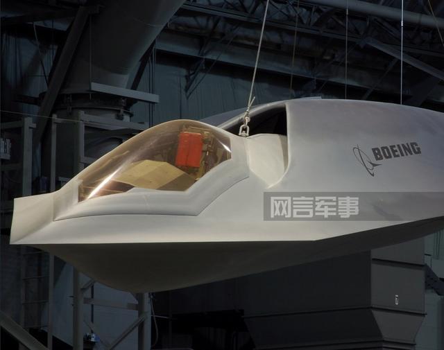 美军绝密隐身验证机曝光 酷似外星UFO战机