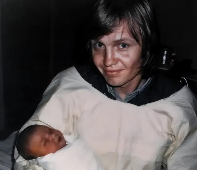 皮特儿女站队朱莉:皮特这姓我不要了!跟老爹不和,成祖传的了?