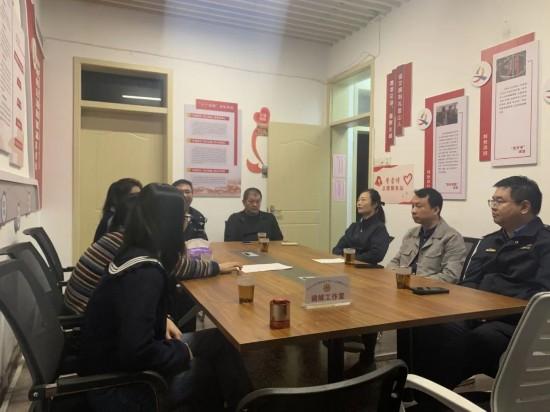 金山这里的居民竖起大拇指→