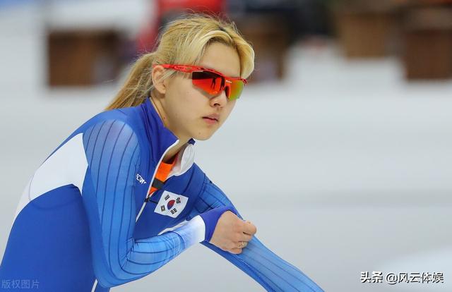 50万韩民请愿总统府，韩国队员下跪道歉，看看韩国有多脏