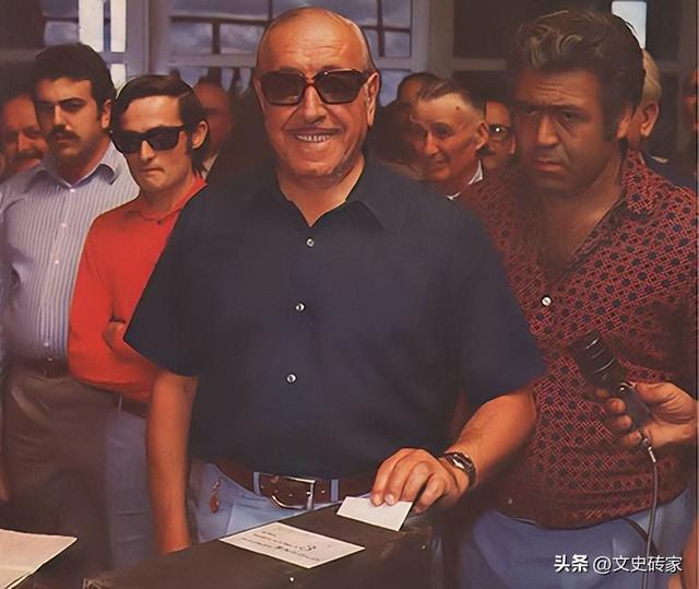 全球首对夫妻总统，丈夫执政10年把国家搞垮，妻子在位2年被推翻