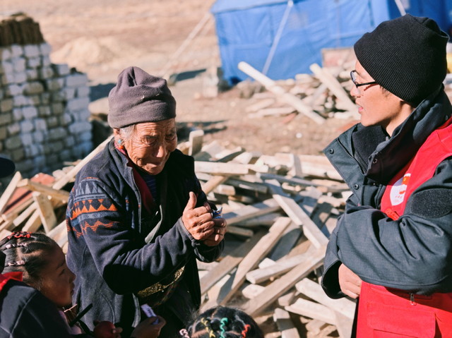 抗震一线法院人——定日抗震救灾掠影