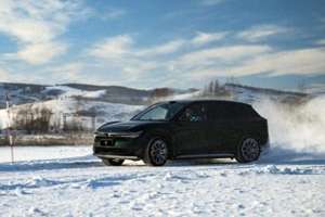 炫爱(撒狗粮专用两款豪车助你情人节高调炫爱)