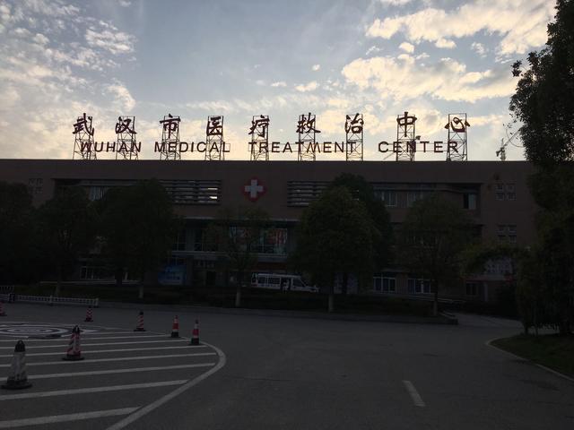 查医生武汉日记：患者为上海医疗队写了首诗《让我记住你的脸》