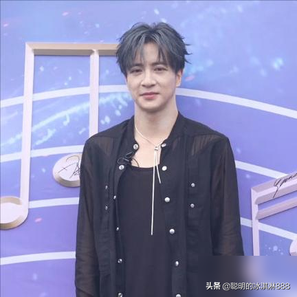 内地乐坛段位最高的8位男歌手排行榜,崔健也仅排在第二位!