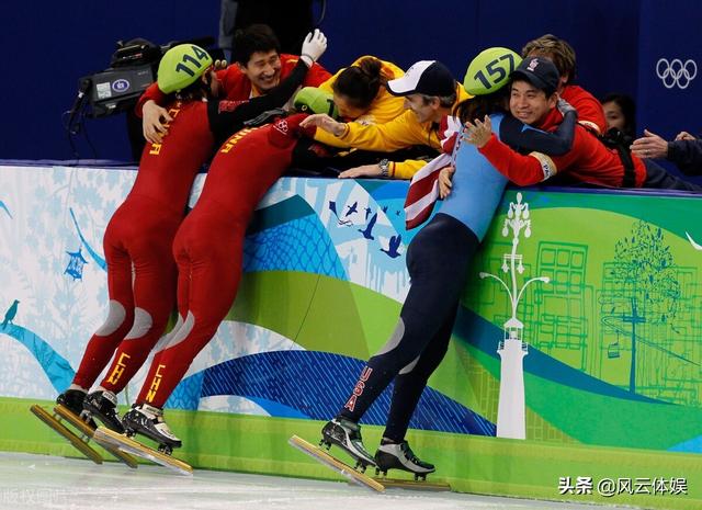 50万韩民请愿总统府，韩国队员下跪道歉，看看韩国有多脏