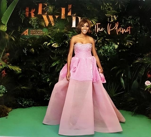 摩纳哥亲王重口味:爱上大嘴空姐,承认私生子,夏琳王妃被她打败