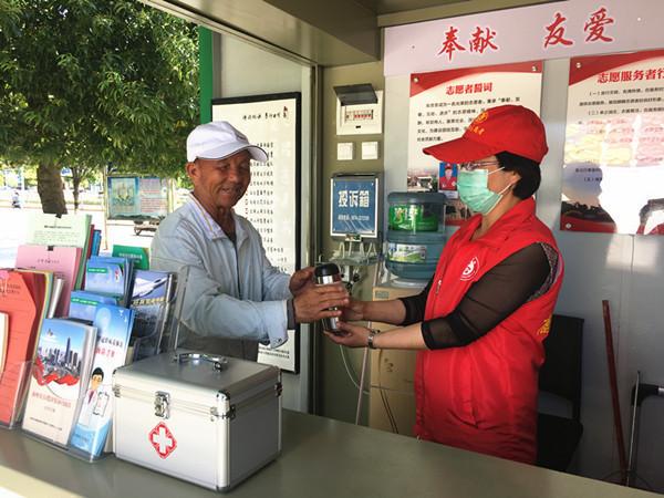 麒麟：“九有”标准 打造示范志愿服务站