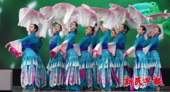 1个弹孔，见证了一段历史；400件雨衣，映衬出城市温情