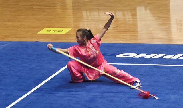 内地红极一时的女打星现状，“小媳妇”远走国外，丁岚低调离婚