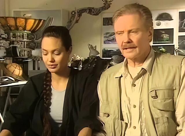 皮特儿女站队朱莉:皮特这姓我不要了!跟老爹不和,成祖传的了?