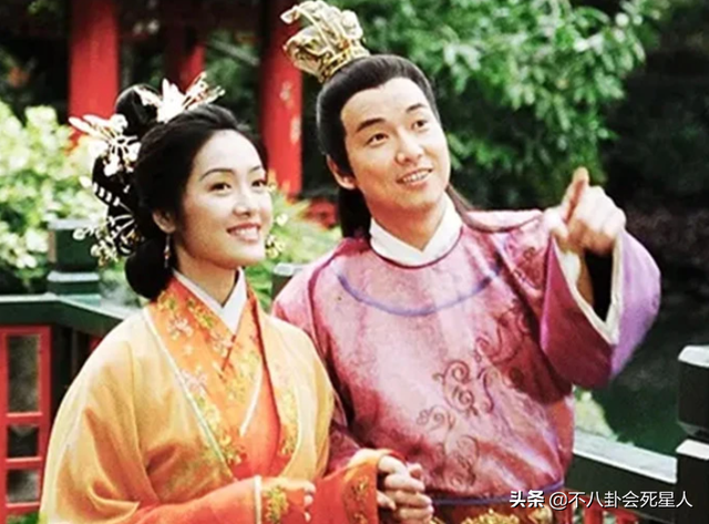 TVB的“斯文败类”，因咸猪手事件退圈，如今卖保险发福变肿