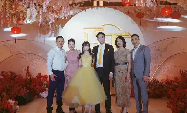 名媛舞会上的中国名媛：袁九儿与陈凯歌儿子传绯闻，余晚晚赚1亿