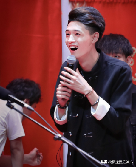 苦心经营多年“富二代”人设，如今彻底崩塌，秦霄贤该何去何从？