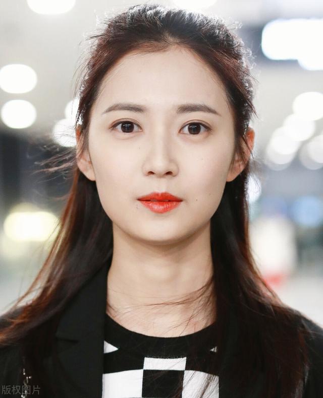 四川走出来的5大美女，个个美若天仙，你最喜欢谁？