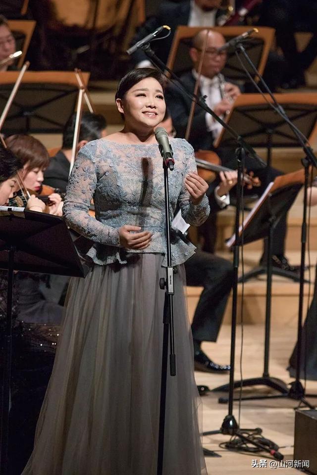 她是军旅歌唱家，身材丰满被称“中年杀手”，今转身成北电教授！