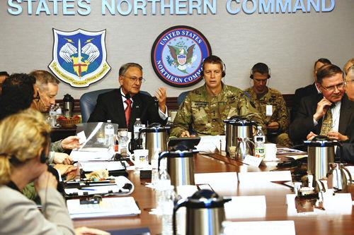 明明能靠脸吃饭,她却凭本事当上美军首位女司令