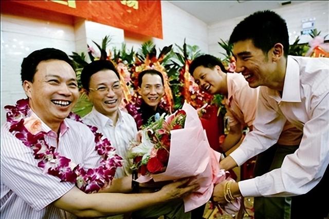 如将谭孝曾与卢松比较,谁的谭派艺术更有代表性?