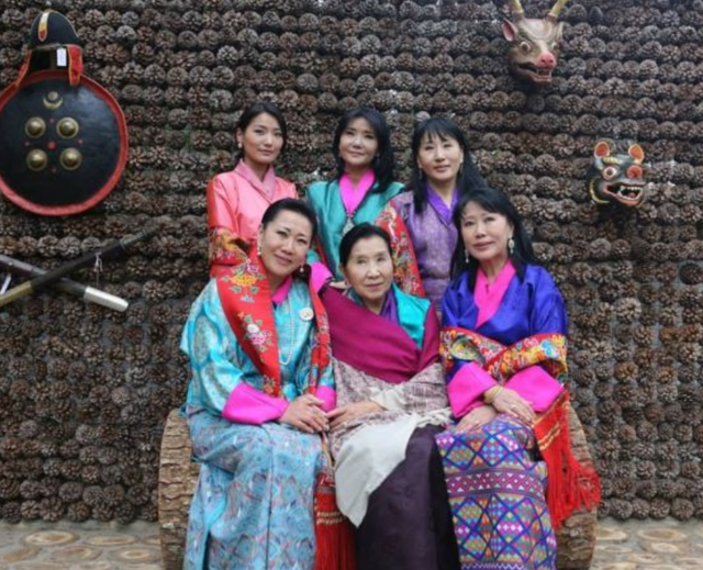 不丹老国王娶4个亲姐妹，个个肤白貌美丹凤眼，生下5颗耀眼明珠