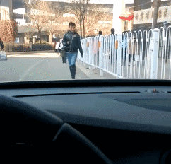 柳岩辽宁春晚小品《大腕来袭》中的护士装，演绎别样美丽