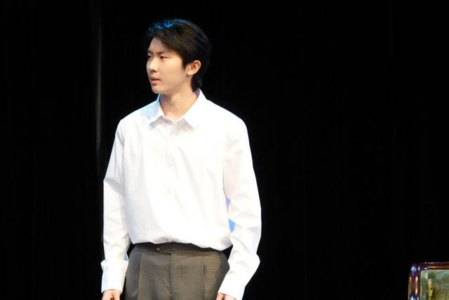 从时团少年到中戏学生：演《原野》《日出》的马嘉祺与宋亚轩