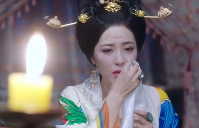 12版杨贵妃，一颦一笑皆风情，谁撑起了唐朝第一美，谁在滥竽充数