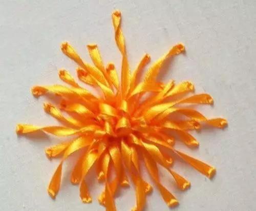 美不胜收的丝带绣,会不会针法都可学会,快收藏!附7款花叶针法