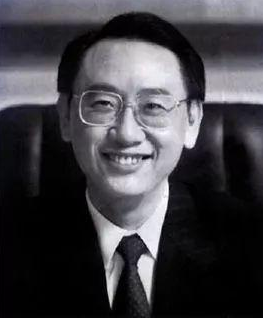 18岁当汤臣总裁:身价千亿颜值爆表,和王思聪有“天壤之别”