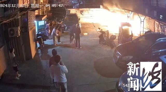 沪一小区深夜突发险情！居民纷纷夺门而出，一波“神操作”……