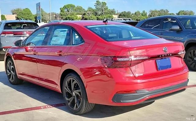 Jetta 比老车型便宜！蜂窝格栅、18英寸大轮圈，大众能延续神话吗