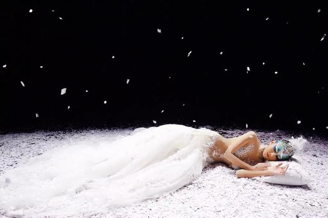 “人间异类”杨丽萍，她是仙子还是疯子？