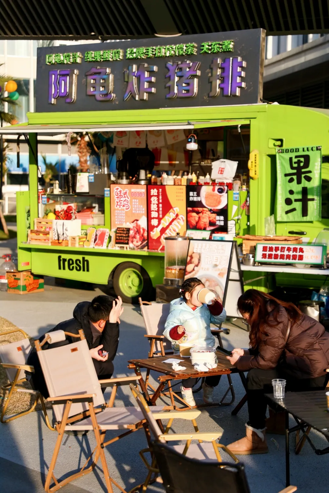 千岛湖首发经济引“青潮”，阿尔法城启动全球小镇青年玩创之旅