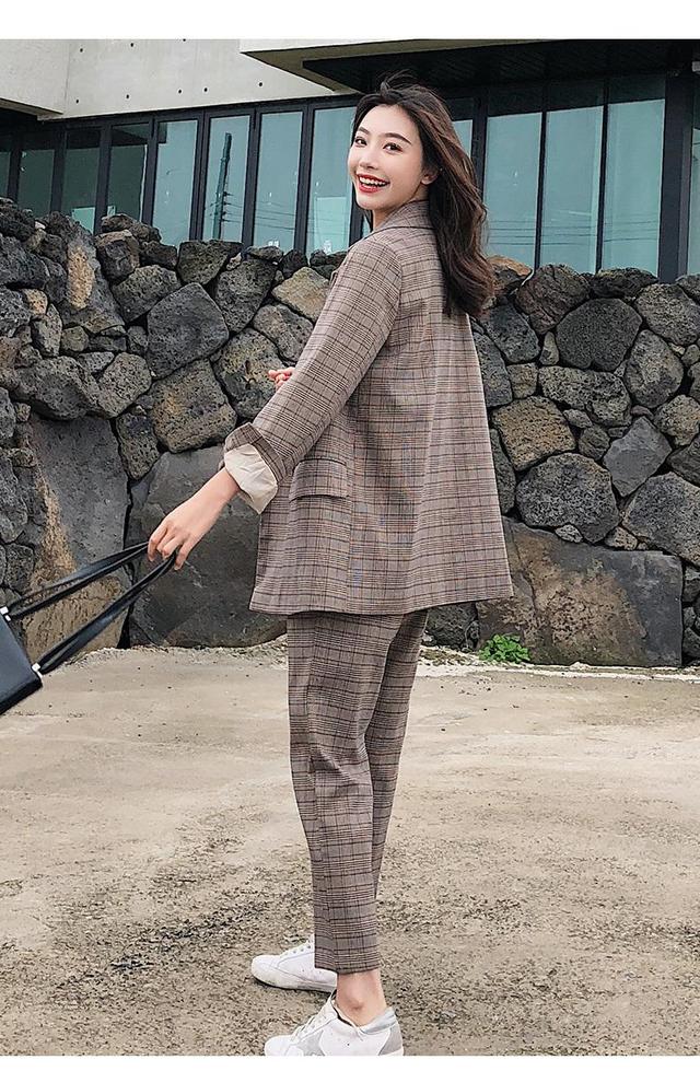 简约干练的职业套装穿搭 让你成为职场女神