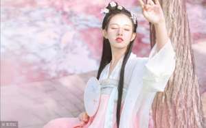 调教美女的小说(小说：奶娘对嫡女呵护有加，庶妹不敢动她，却抓她奶娘用酷刑折磨)