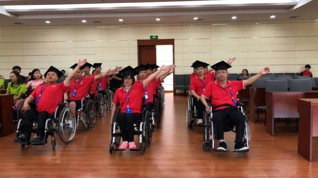 “曾经我也想过一了百了”