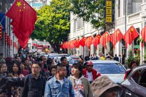 来回(广州来回南天了？有，但不明显)