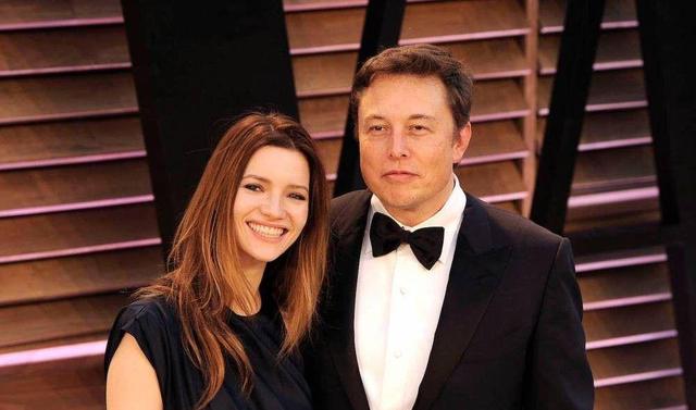 空姐曝光马斯克性丑闻：买一匹马换取色情按摩