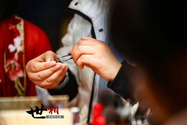 世相丨汉服妆造师萱萱：复原旧颜 为传统文化“妆”点