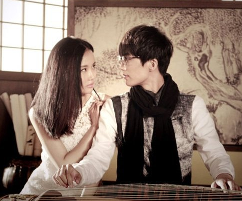 黄龄许嵩有情况？黄龄分享与狗狗合照，网友：许嵩家的