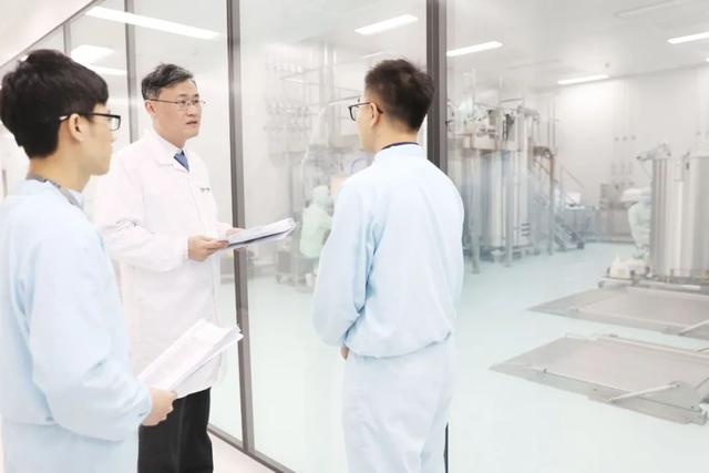 PD-L1“找朋友”、双抗KN046“搭台子”——创业13年，康宁杰瑞董事长徐霆的商业化蓝图